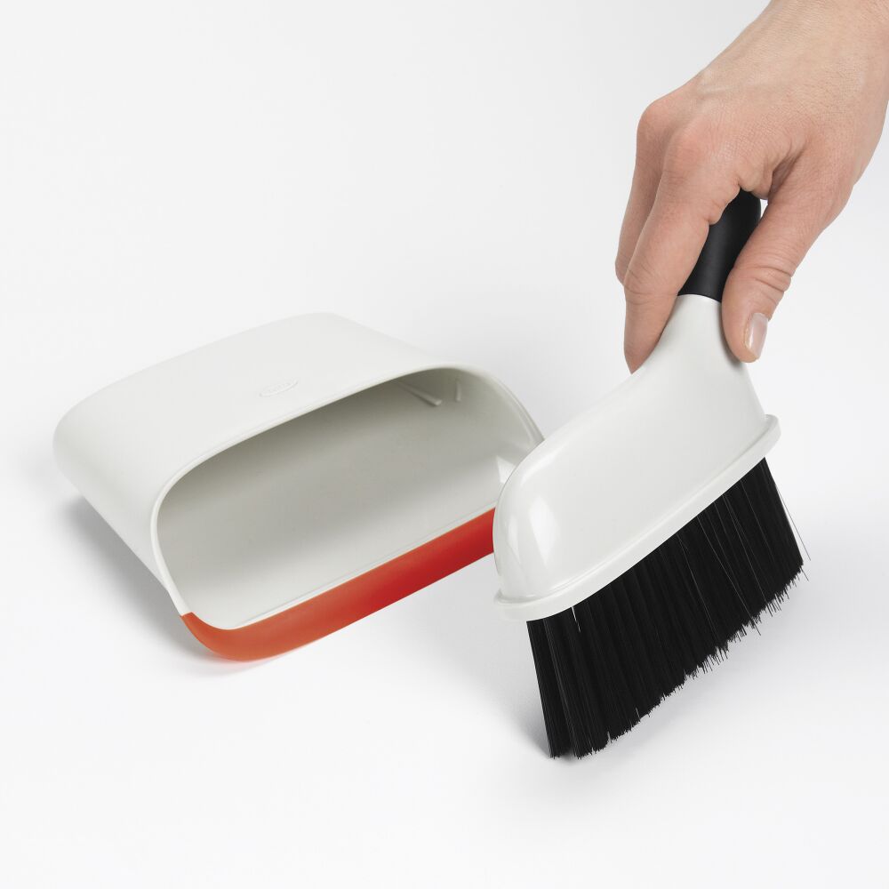 Compact Dustpan & Brush Set I3