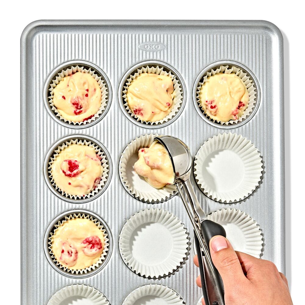 Nonstick Pro Clear Coated 12 Cup Muffin Pan W4