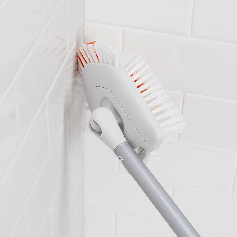 Extendable Tub & Tile Brush K1