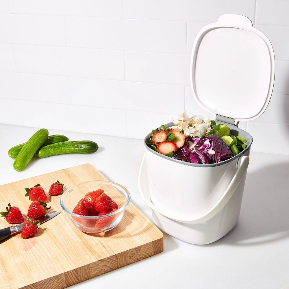 Easy-Clean Compost Bin - 0.75 Gal H1