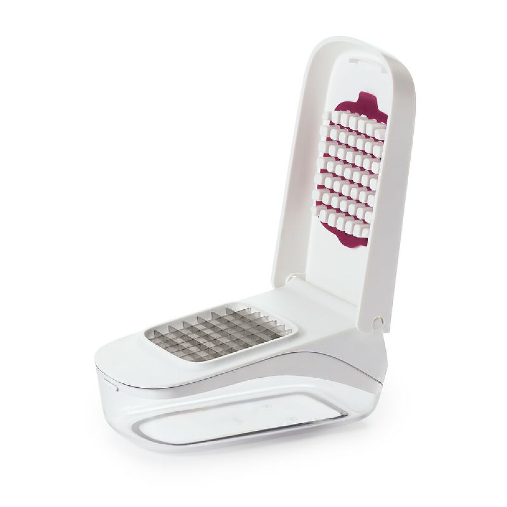 Vegetable Chopper with Easy-Pour Opening P1