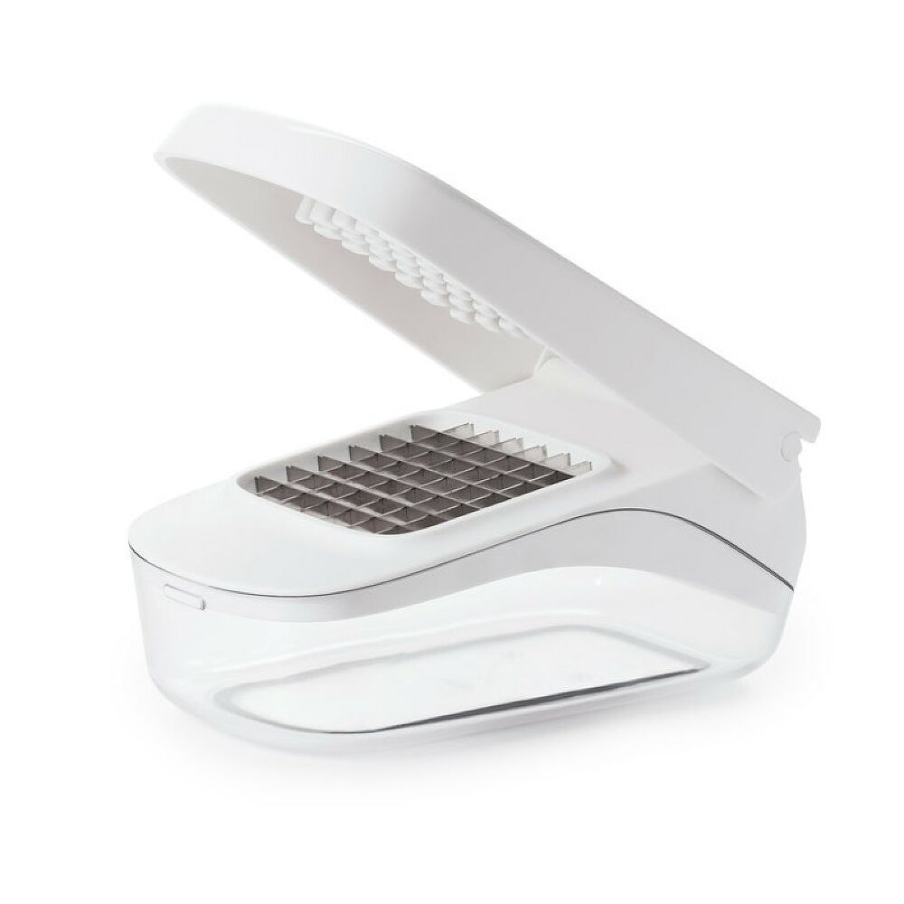 Vegetable Chopper with Easy-Pour Opening P1