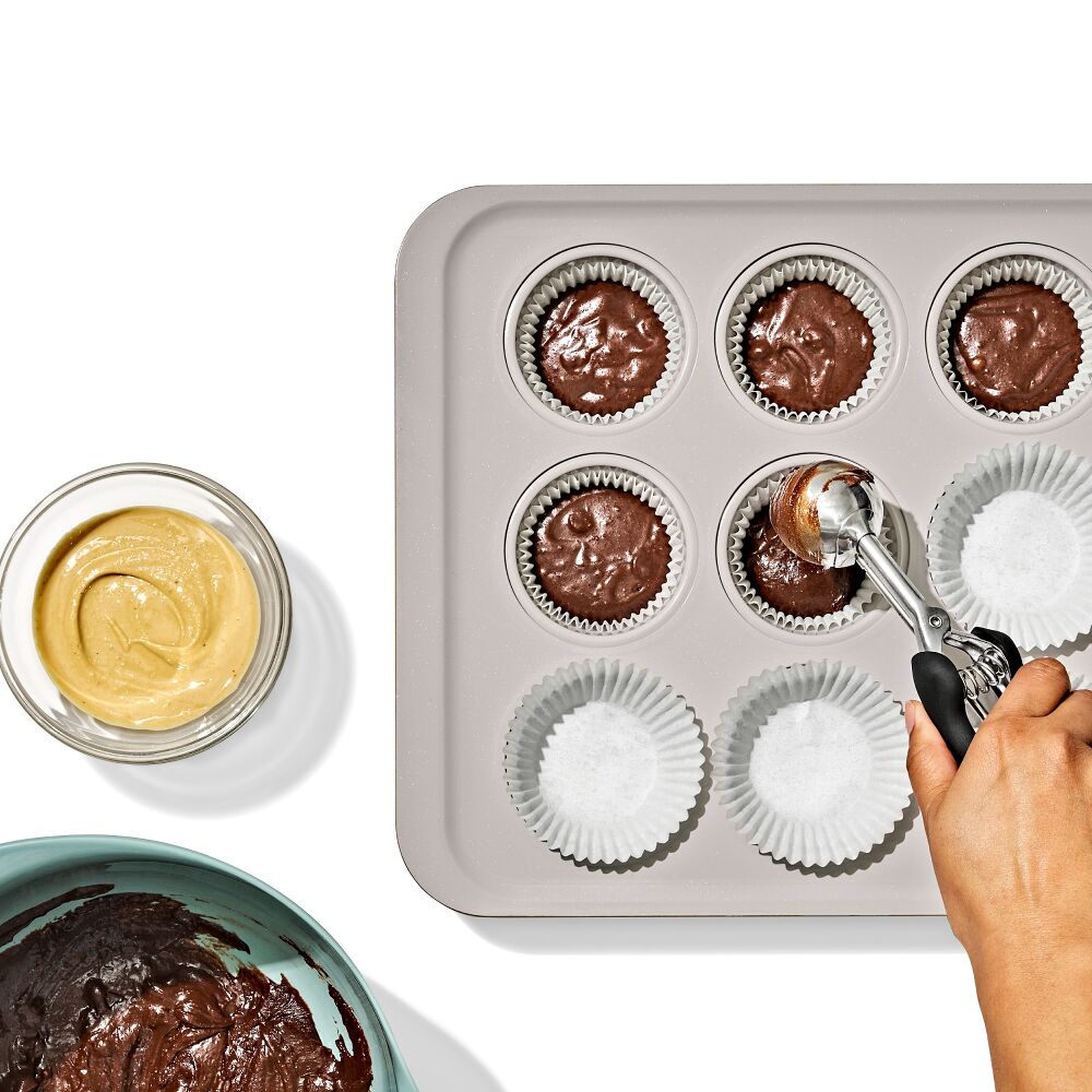 Non-Stick Pro Ceramic Coated Metal Bakeware 12 Cup Muffin Pan C0