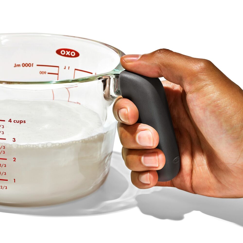2-Cup and 4-Cup Glass Measuring Cup Set J3
