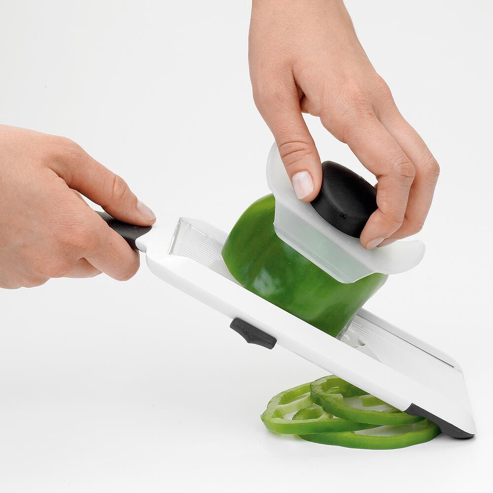 OXO Good Grips Hand-Held Mandoline Slicer Z6