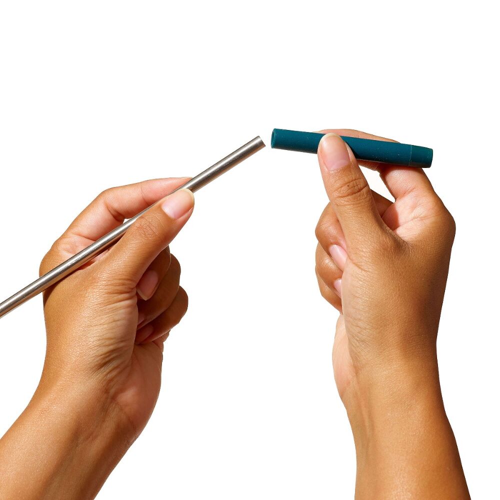 4-Piece Reusable Straw and Brush Set with Case W6