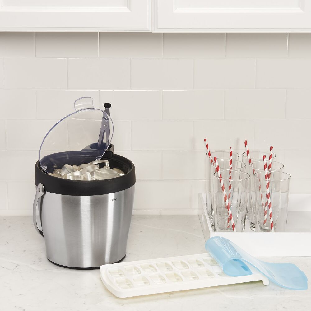 No-Spill Ice Cube Tray R7