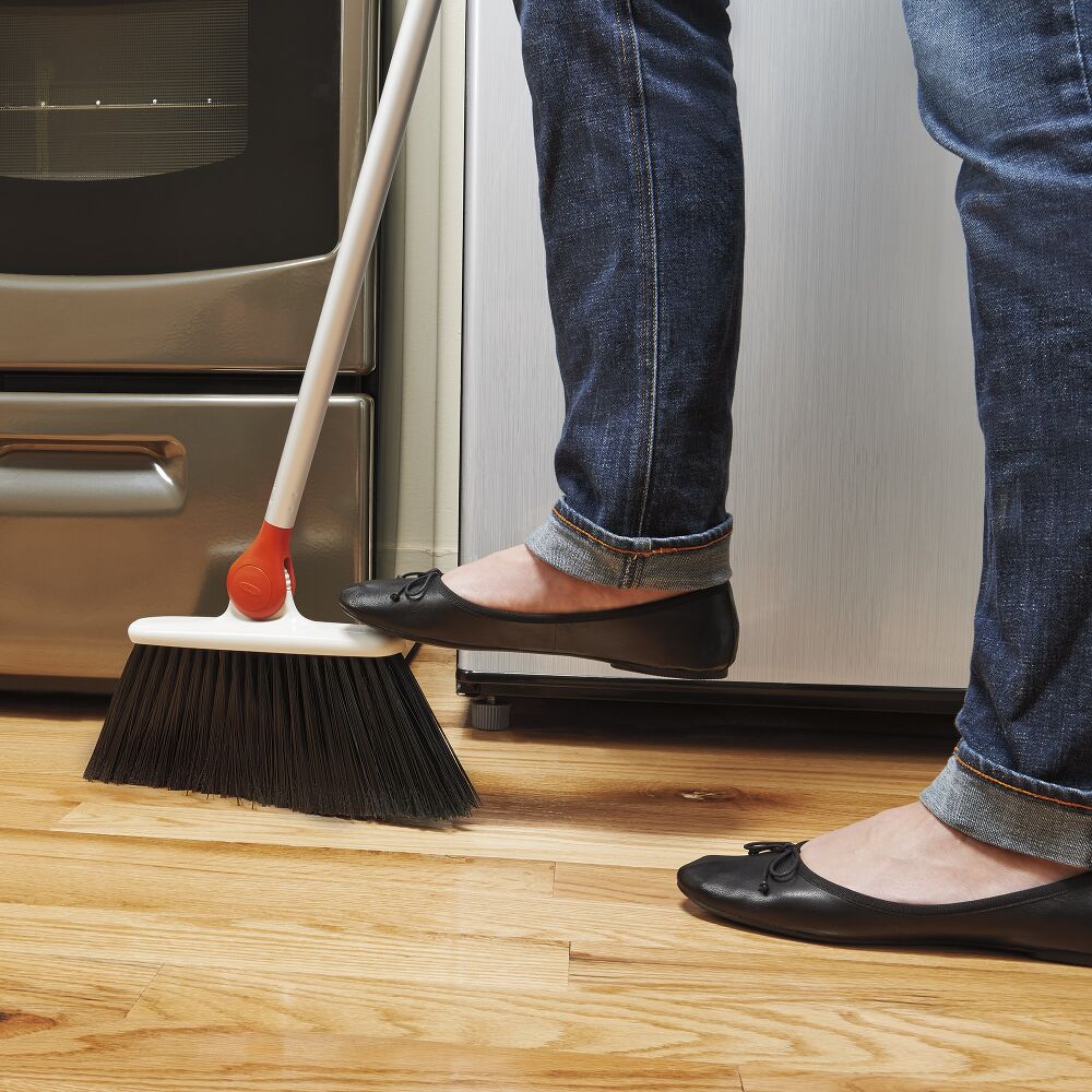 Any-Angle Broom W6