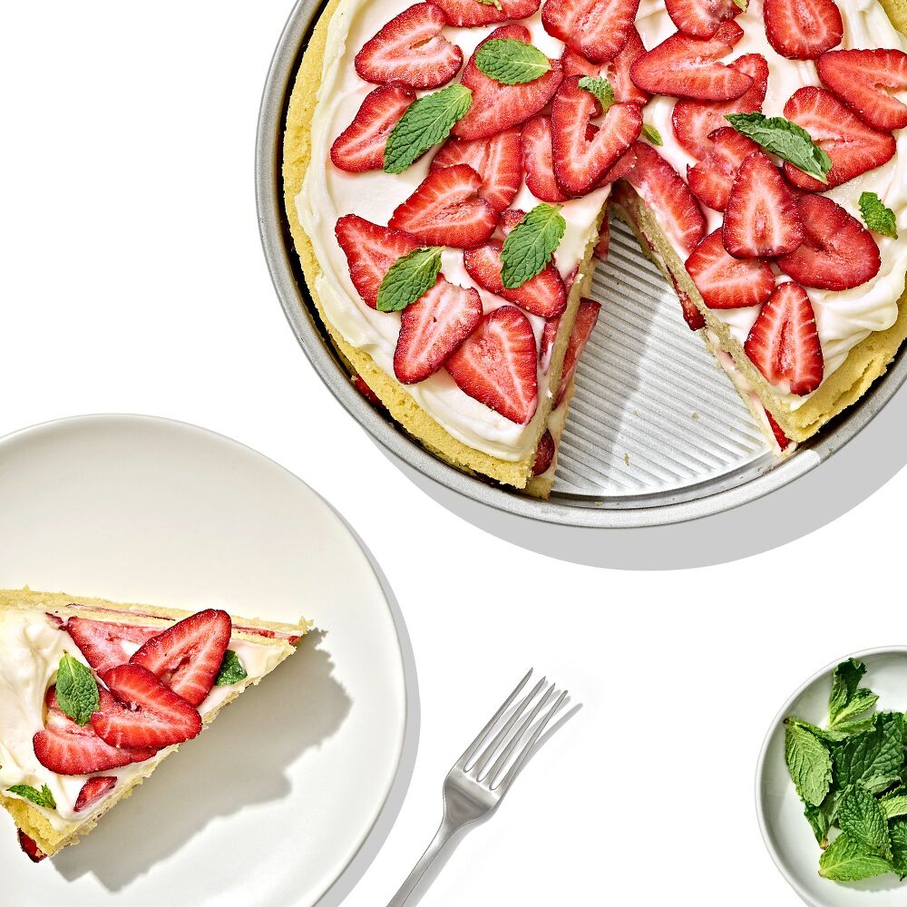 Non-Stick Pro Clear Coated 9 In Round Cake Pan W8