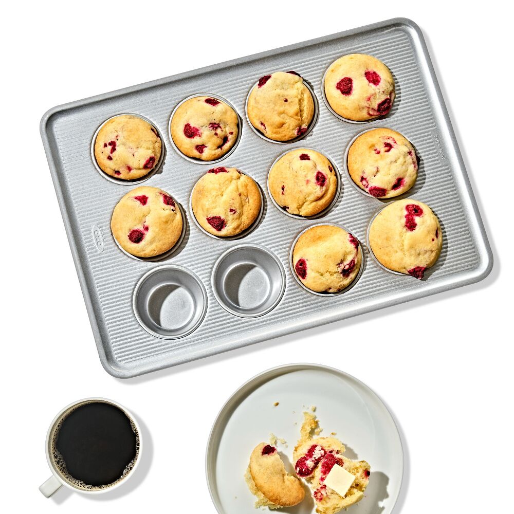 Nonstick Pro Clear Coated 12 Cup Muffin Pan W4