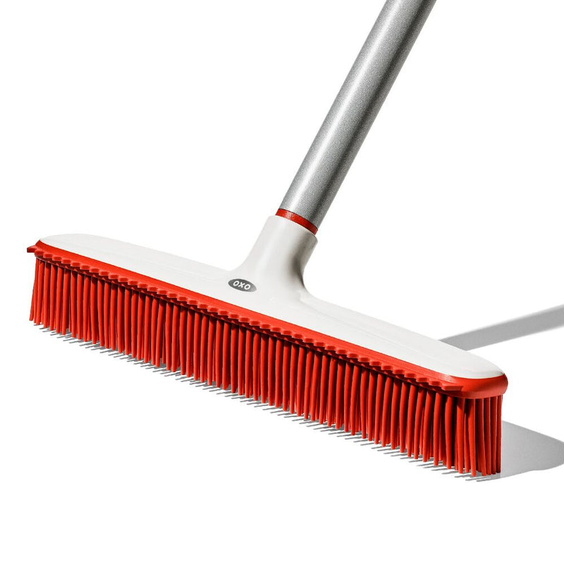 OXO Good Grips Fur Broom R8