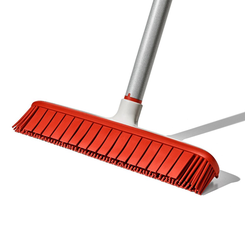 OXO Good Grips Fur Broom R8