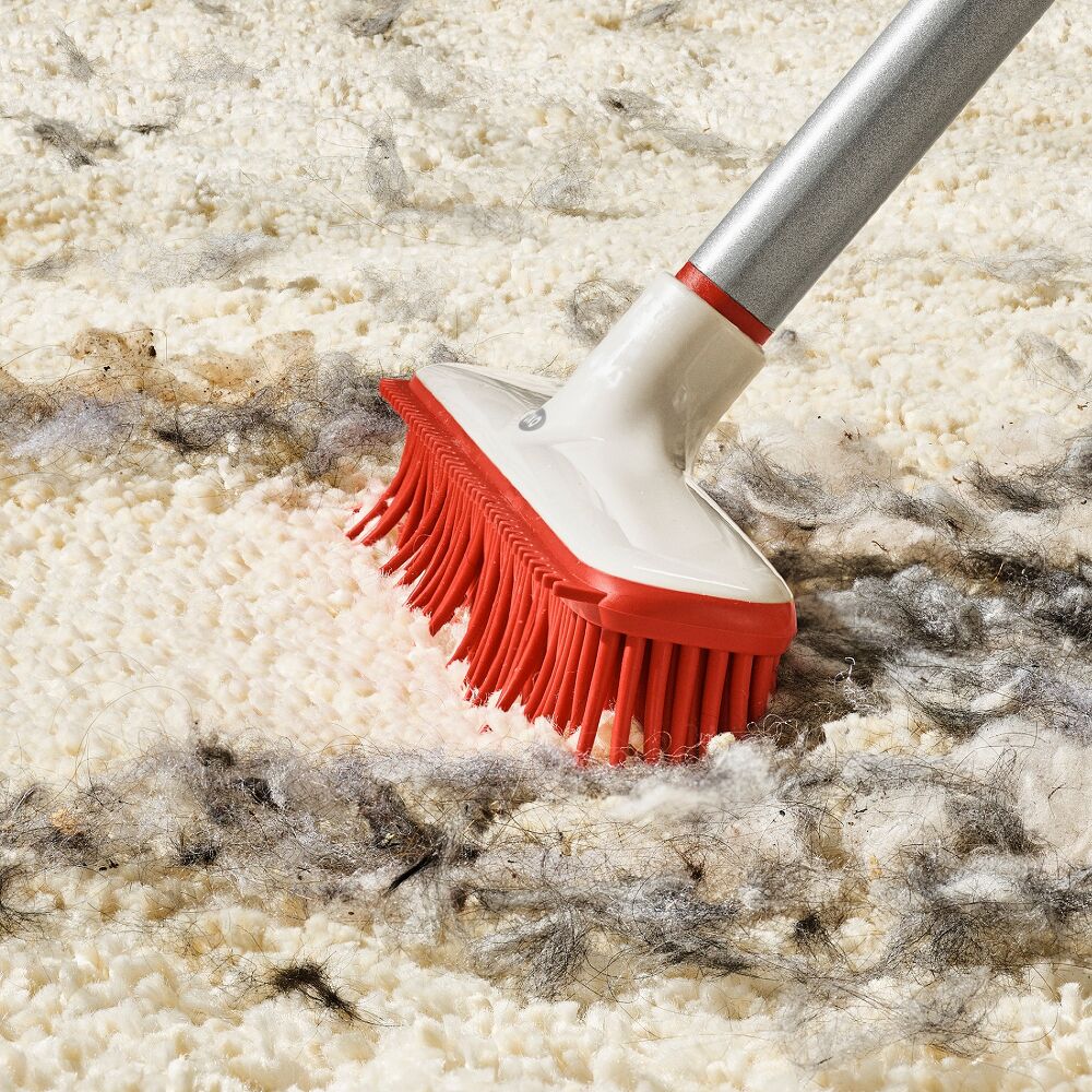 OXO Good Grips Fur Broom R8