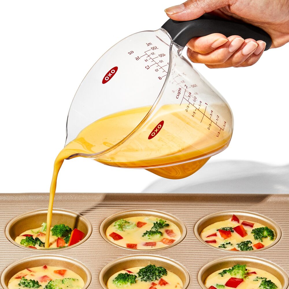 2-Cup Angled Measuring Cup P9