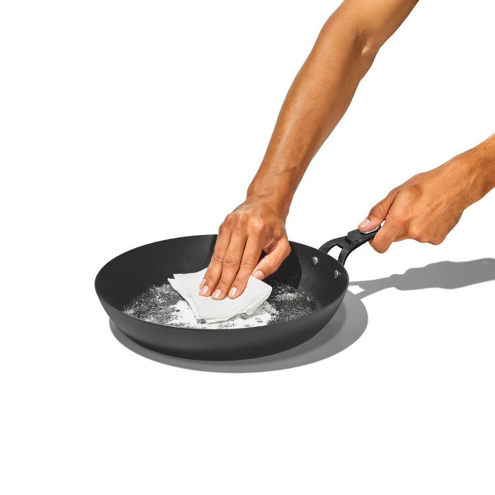 Carbon Steel With Removable Handle 10in Pan K8