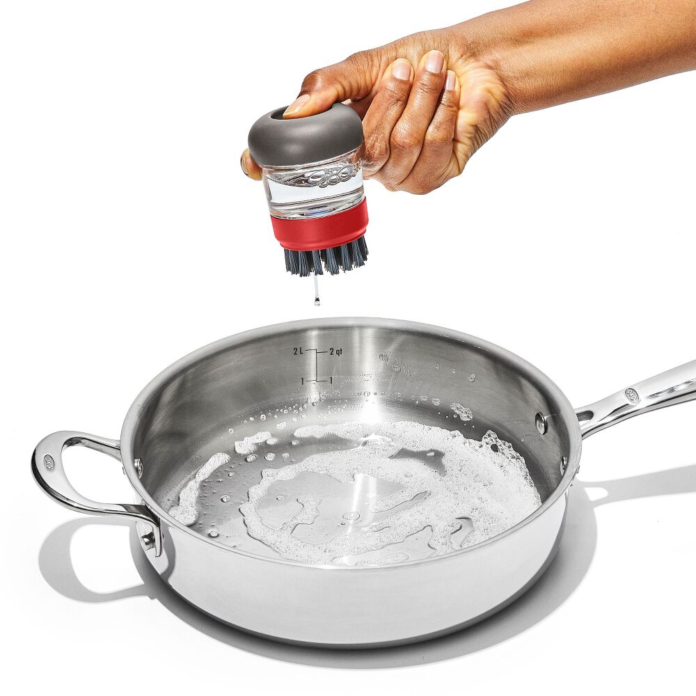 Outdoor Soap Dispensing Dish Brush with Storage Case Y5