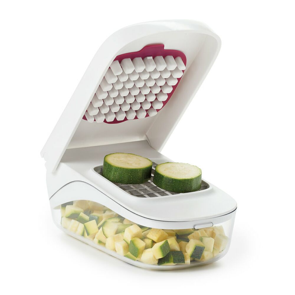 Vegetable Chopper with Easy-Pour Opening P1