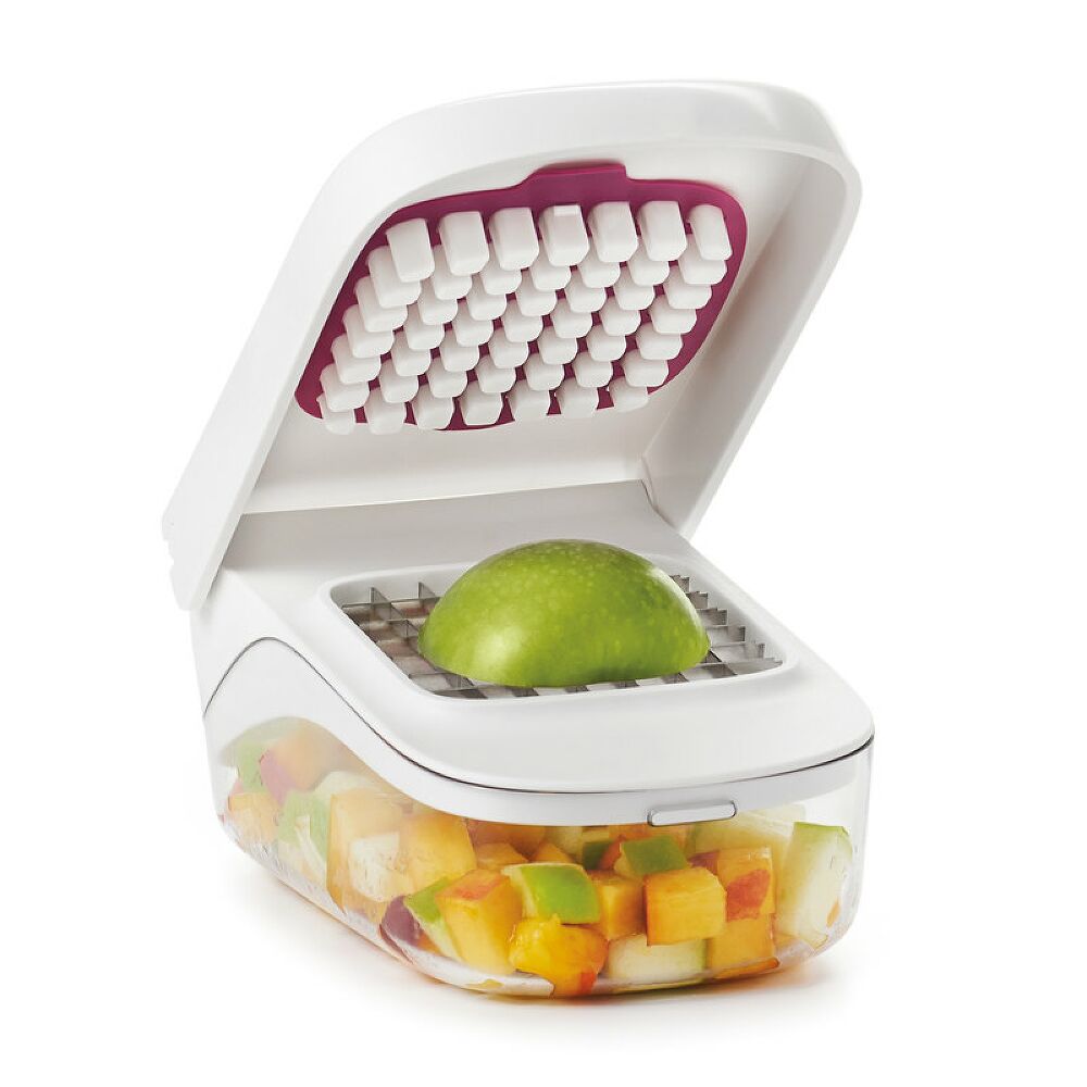 Vegetable Chopper with Easy-Pour Opening P1