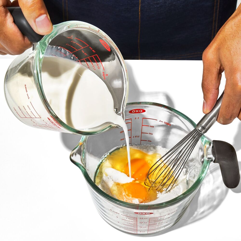 2-Cup and 4-Cup Glass Measuring Cup Set J3