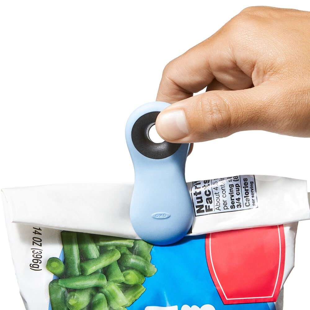 Magnetic All-Purpose Clips - 4-Pack - assorted colors F7